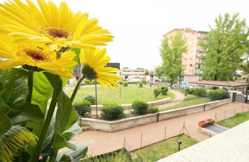 Hq Aparthotel Milano Inn - Smart Suites Cinisello Balsamo Exteriér fotografie